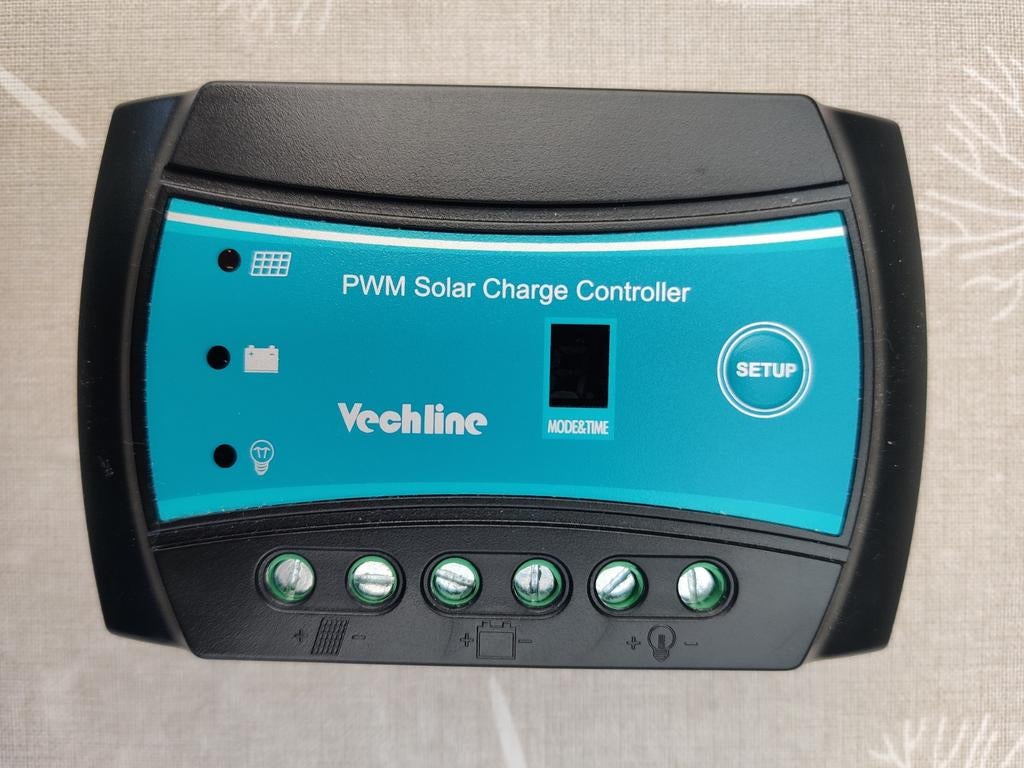 Régulateur de charge solaire PWM (MPPT) Vechline, Caravanes & Camping, Camping-car Accessoires, Enlèvement