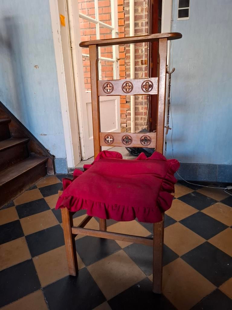 chaise d'eglise, Enlèvement