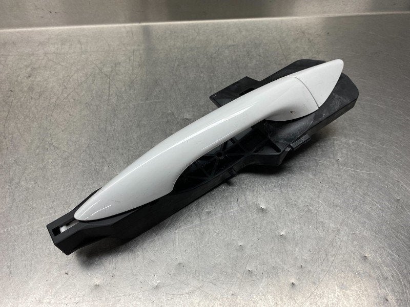POIGNEE EXTERIEURE AVANT DROITE Hyundai i30 Wagon (GDHF5), Utilisé, Avant, Hyundai