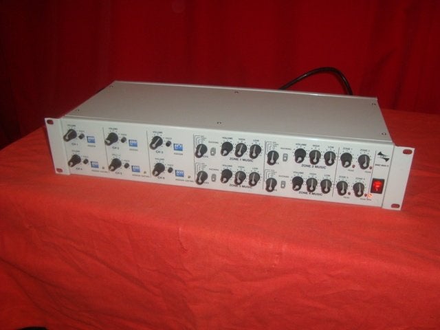 Gebruikt: FBT MMZ 8004 S 4 zone mixer, 20260441, Ophalen of Verzenden, Gebruikt, Audio