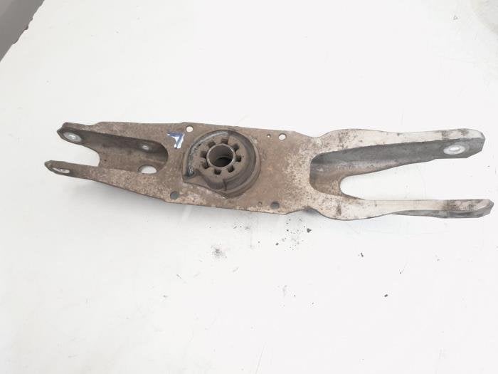Bras de suspension arrière gauche d'un Mercedes CLA, 3 mois de garantie, Utilisé, -, -