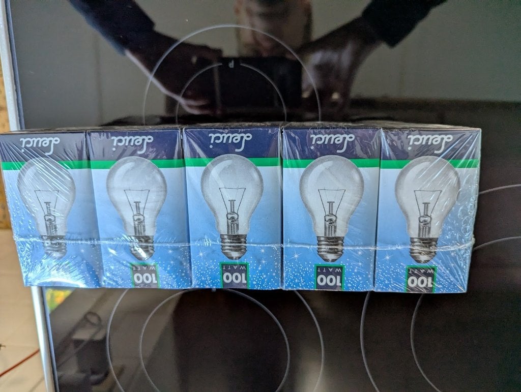 Partij van 38x Leuci Gloeilampen 100W (E27 Grote Fitting), Huis en Inrichting, Gloeilamp, 60 watt of meer, Nieuw, Overige merken