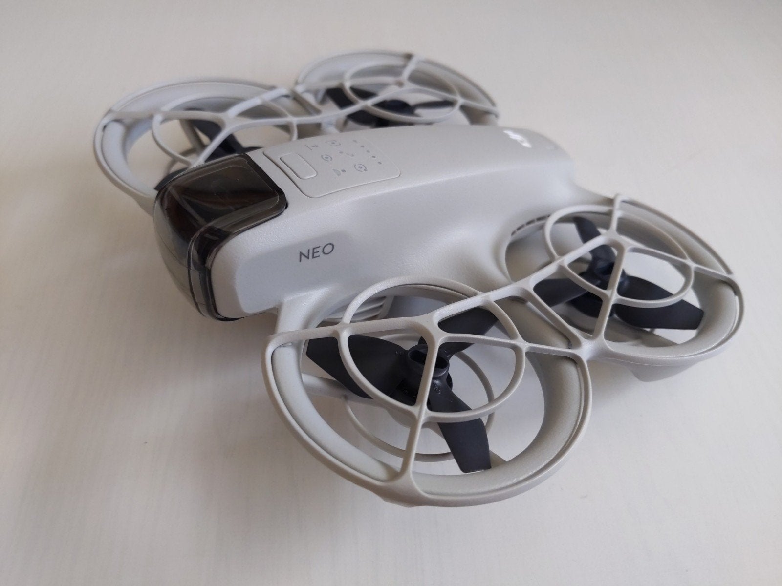 Drone DJI Neo Fly More Combo + Valise – Très bon état, Drone avec caméra, Moins de 15 minutes, Retour au point de départ, Enlèvement ou Envoi