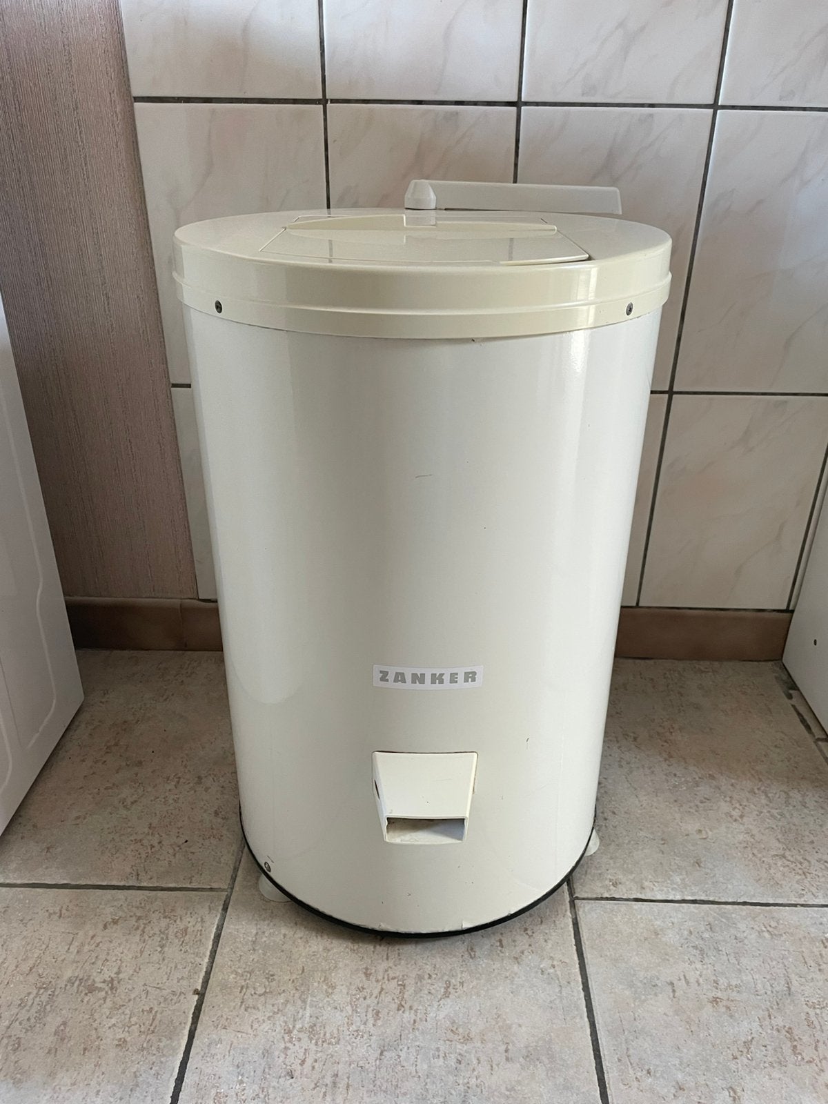 Zwierder: Zanker, Elektronische apparatuur, Ophalen, Minder dan 85 cm, Minder dan 4 kg, Bovenlader