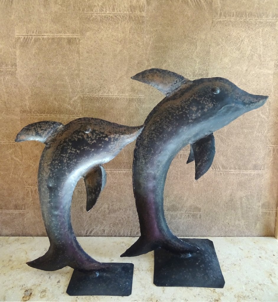 Superbes dauphins faits à la main. Métal. H. 39 et 30 cm, Enlèvement ou Envoi, Comme neuf, Animal