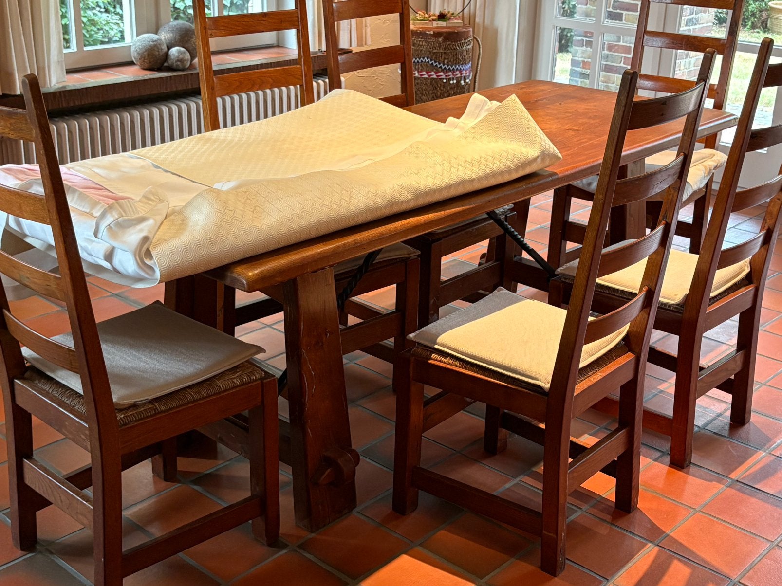 Massief eiken tafel + 6 stoelen + dressoir + barkast, Huis en Inrichting, Complete eetkamers, Ophalen, Gebruikt, Landelijk - rustiek