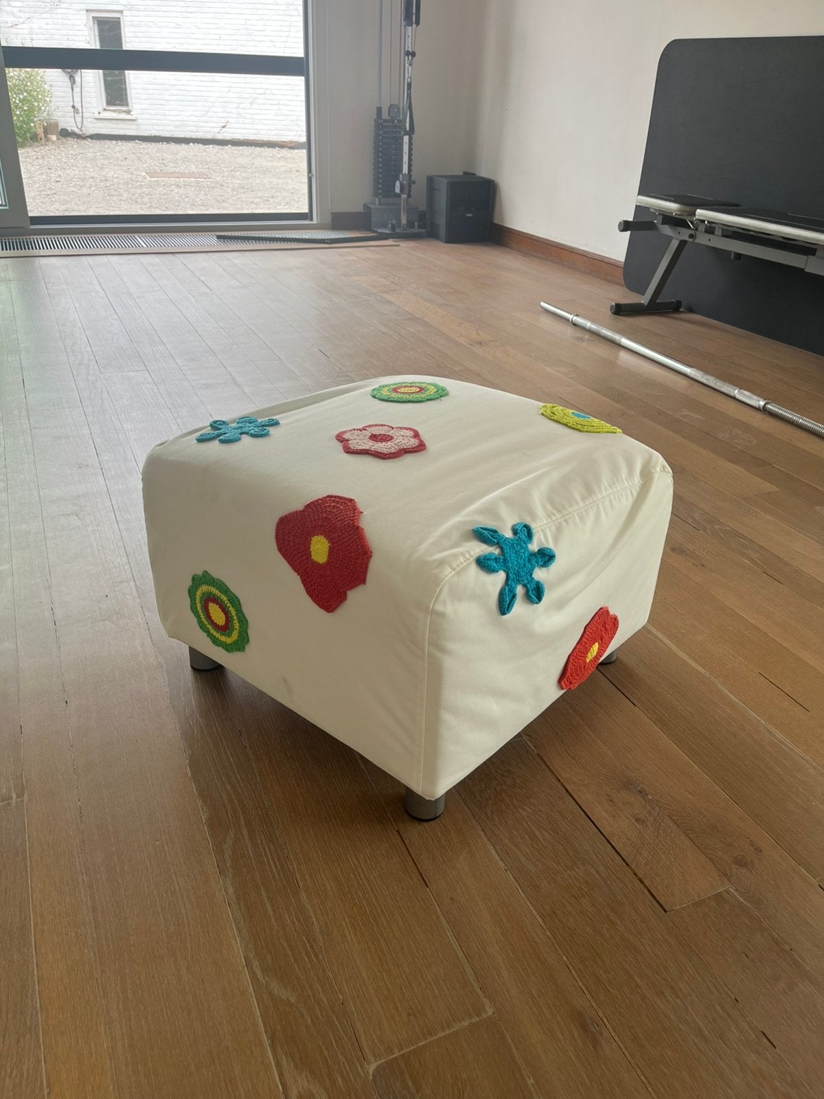 Poef ikea met gehaakte figuren, Ophalen, Zo goed als nieuw