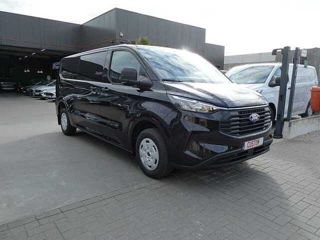 Ford Transit Custom 320L L2 2.0 TDCi 136pk 3pl Trend Luxe, Auto's, Bestelwagens en Lichte vracht, 1995 cc, Euro 6, Zwart, https://public.car-pass.be/vhr/45702865-1b8f-41db-946d-5011a95895d0
