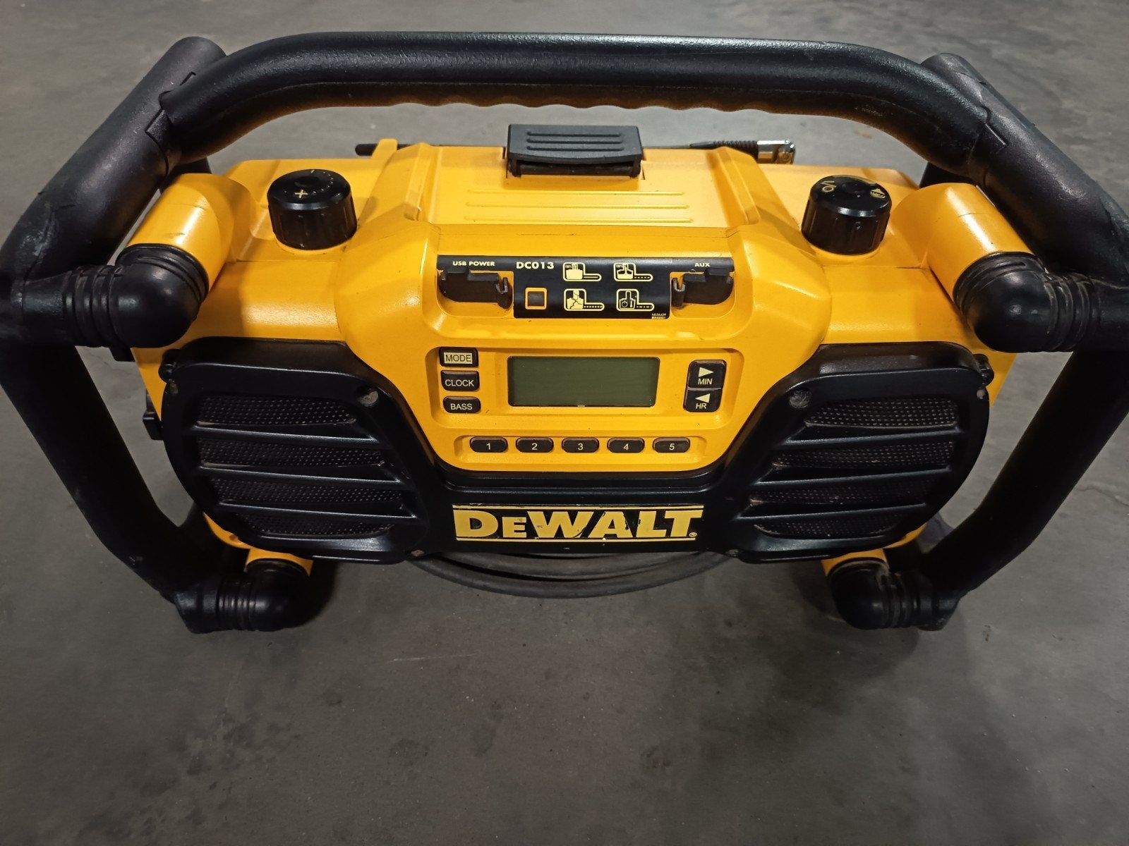 Dewalt werfradio, Ophalen, Zo goed als nieuw, Bouwradio