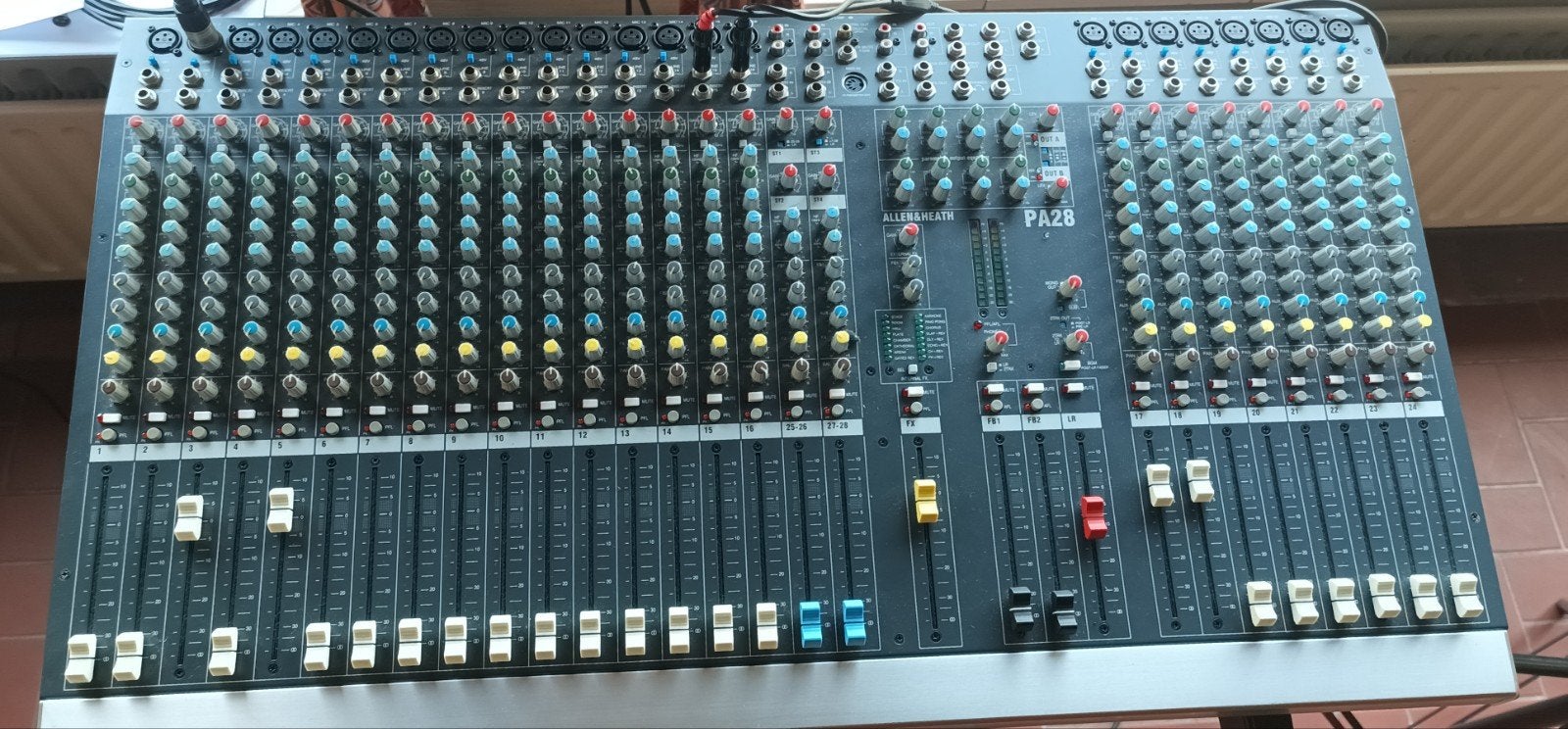 Allen & Heath PA 28 mixer, Audio, Tv en Foto, Professionele apparaten, Ophalen