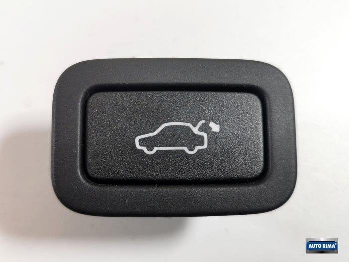 Schakelaar achterklep van een Volvo XC60, Gebruikt, -, -, Ophalen of Verzenden
