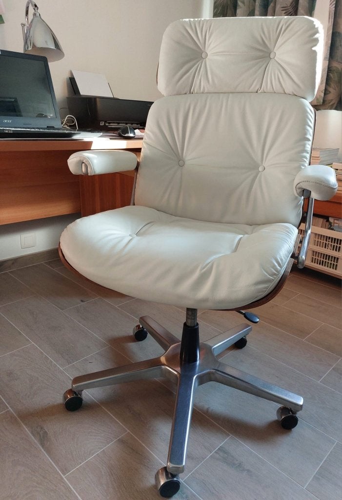 Design Loungestoel type Eames Lounge.Volledig nieuw leder!, Ophalen, Zo goed als nieuw, Leer, Type Eames Lounge full leather