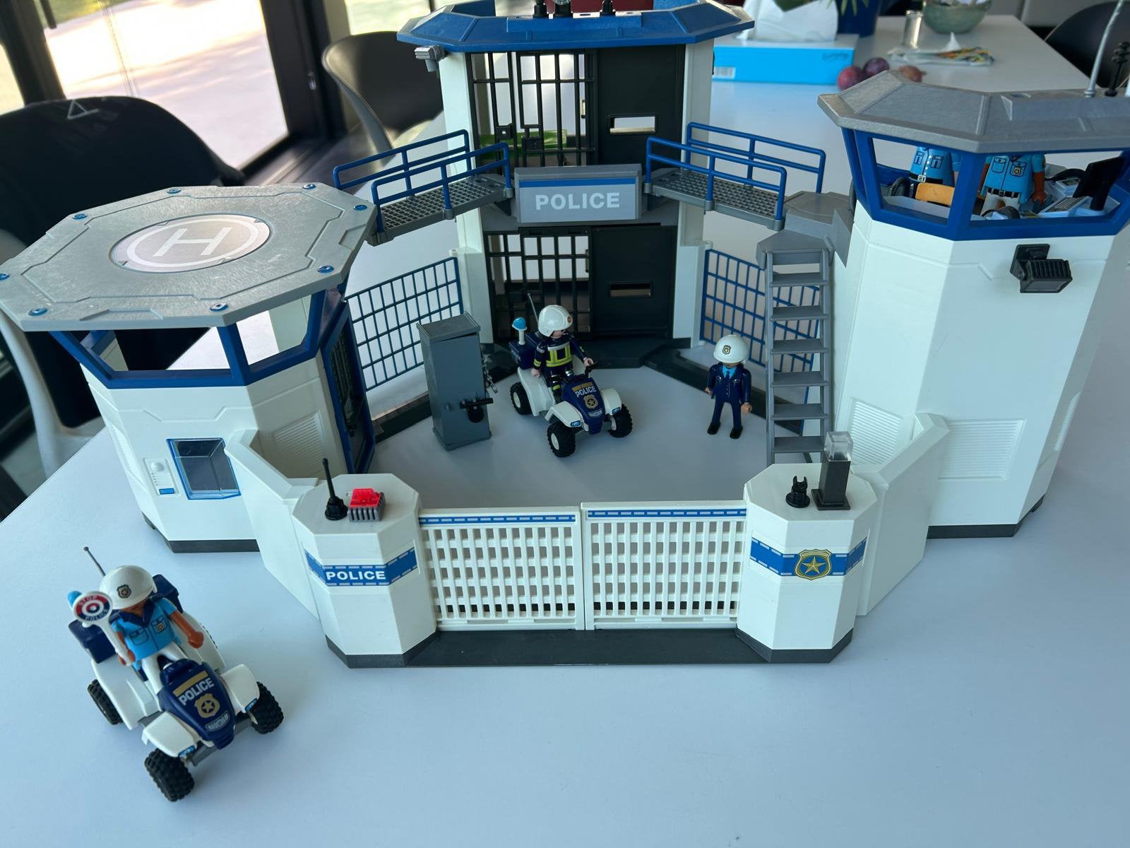 Playmobil politie commando centrum, Enfants & Bébés, Jouets | Playmobil, Enlèvement ou Envoi, Bâtiment, Comme neuf, Kit complet