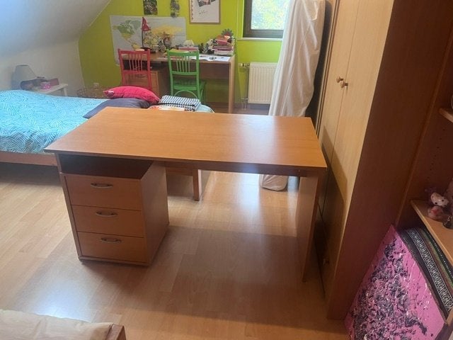 Bureau, Comme neuf, Brun, Avec tiroirs, 130 cm
