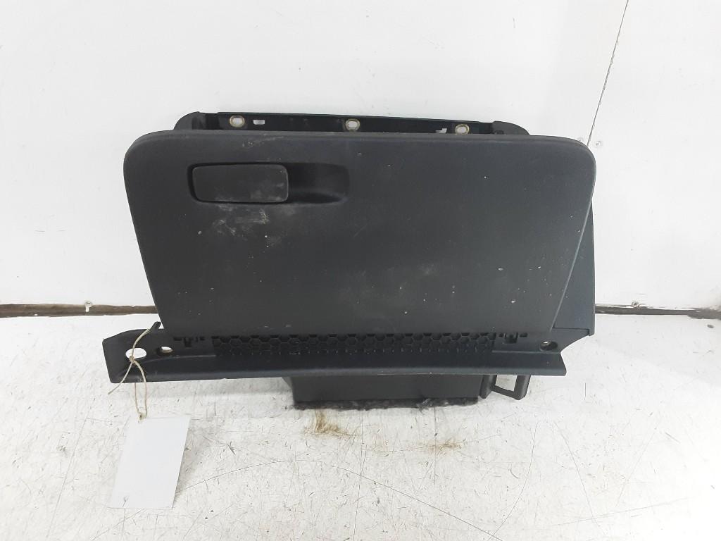 OPBERGVAK Audi A1 (8X1 / 8XK) (01-2010/10-2018), Gebruikt, Mevr. I. Hauben, Audi, Rue de l'Espoir 34 34
4030  GRIVEGNÉE, BE
