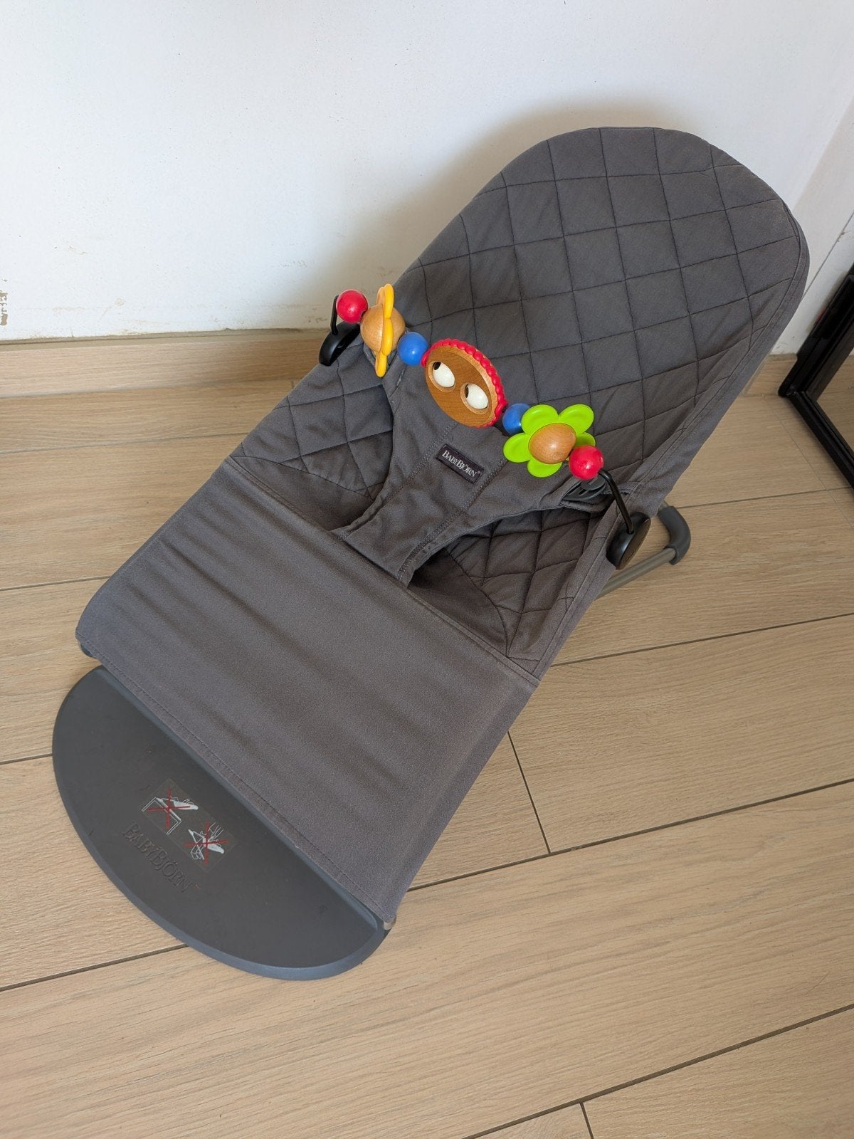 BabyBjörn Wipstoel Bliss antraciet + speelboog, Kinderen en Baby's, Wipstoeltjes, Ophalen, Zo goed als nieuw, Wipstoel