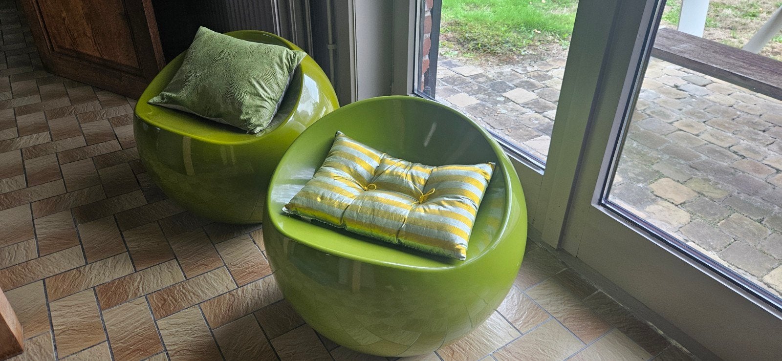 Set van 4 originele Dupont Finn Stone Ball Chairs, Ophalen