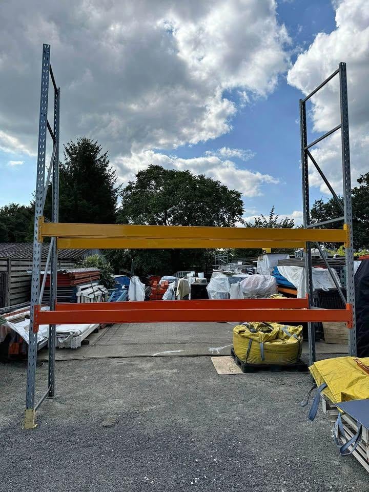 Palletstelling h430xb100xl360 4 staanders- 10 liggers 610€, Ophalen