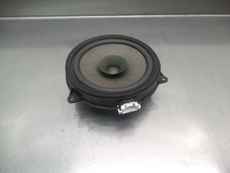 LUIDSPREKER Mazda 2 (DE) (01-2007/06-2015), Gebruikt, Dhr. M. Roggen, Mazda, Marinus@Japoto.nl