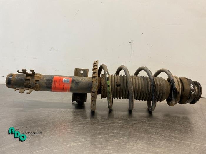 Barre amortisseur avant droit d'un Volkswagen Polo (Polo 09-, Autos : Pièces & Accessoires, Volkswagen, -, 3 mois de garantie