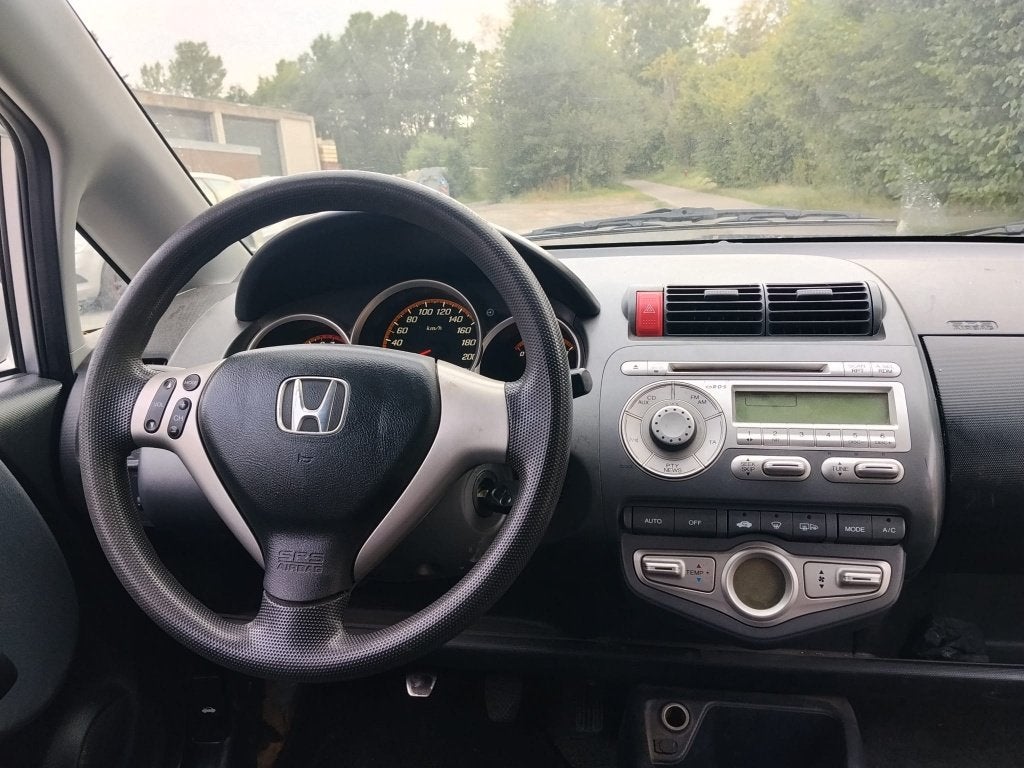 HONDA JAZZ/1400cc BENZINE/AIRCO/GEKEURD/12MA GARANTIE, Auto's, Honda, Bedrijf, Euro 4, Zilver of Grijs, Parkeersensor