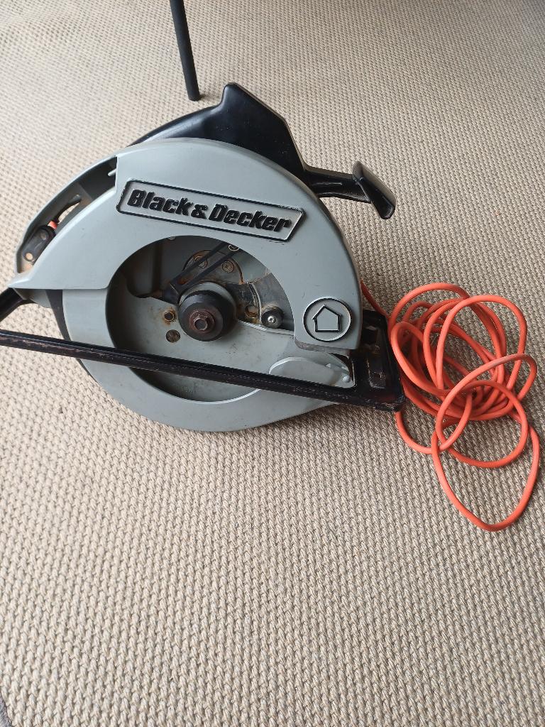 Cirkelzaag Black & Decker, Doe-het-zelf en Bouw, Gereedschap | Zaagmachines, Ophalen, Gebruikt, Cirkelzaag, Black & Decker