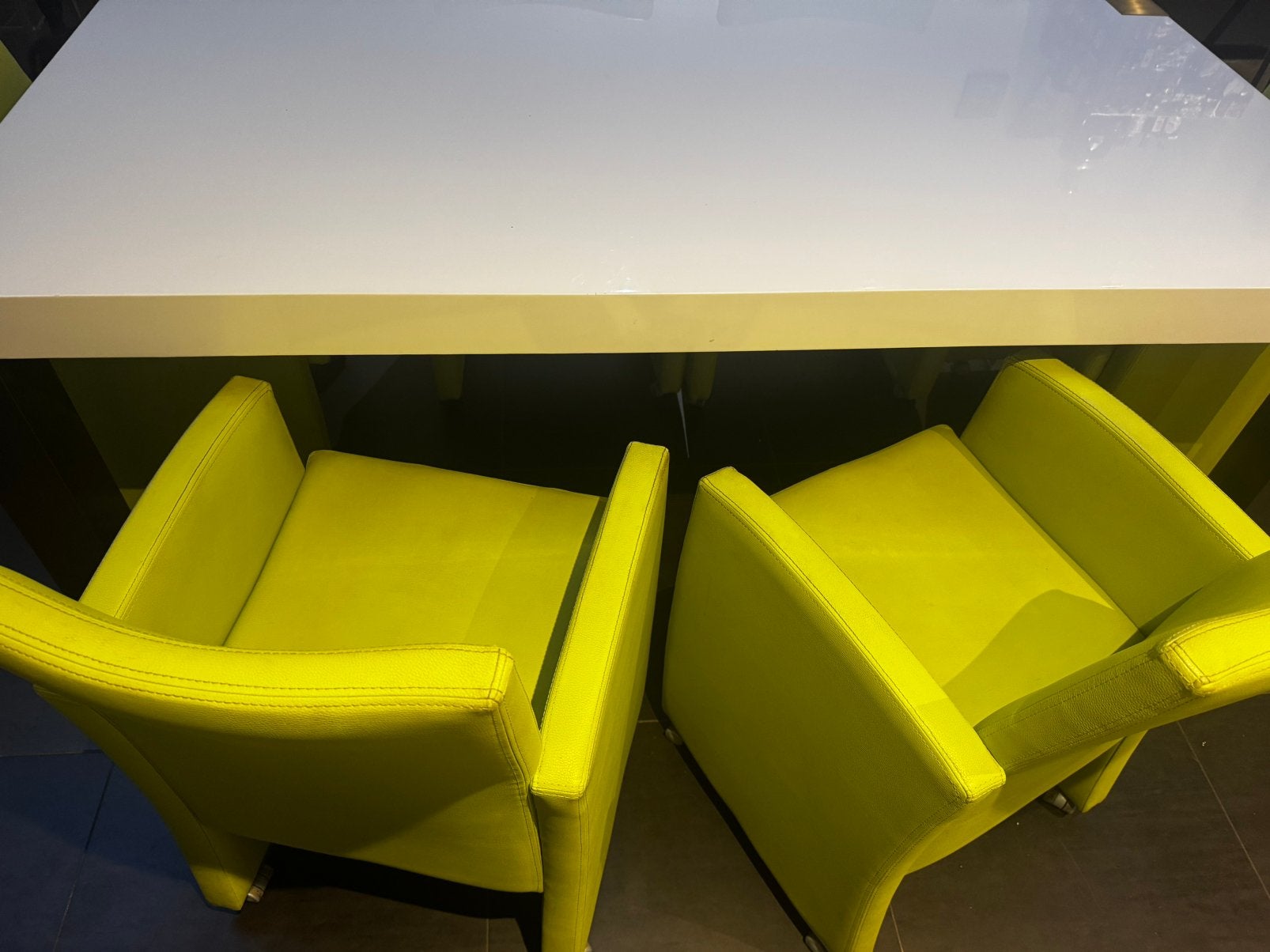 Meubels, Ophalen, Gebruikt, Glanzend wit, 4 tot 6 stoelen