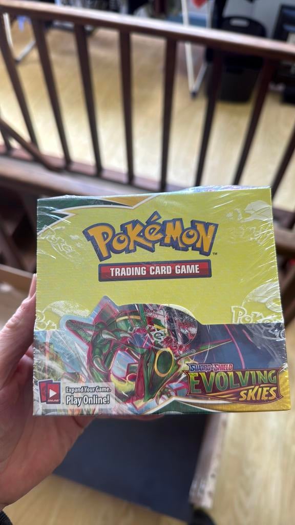 Pokemon boosterbox evolving skies, Enlèvement, Comme neuf, Booster box