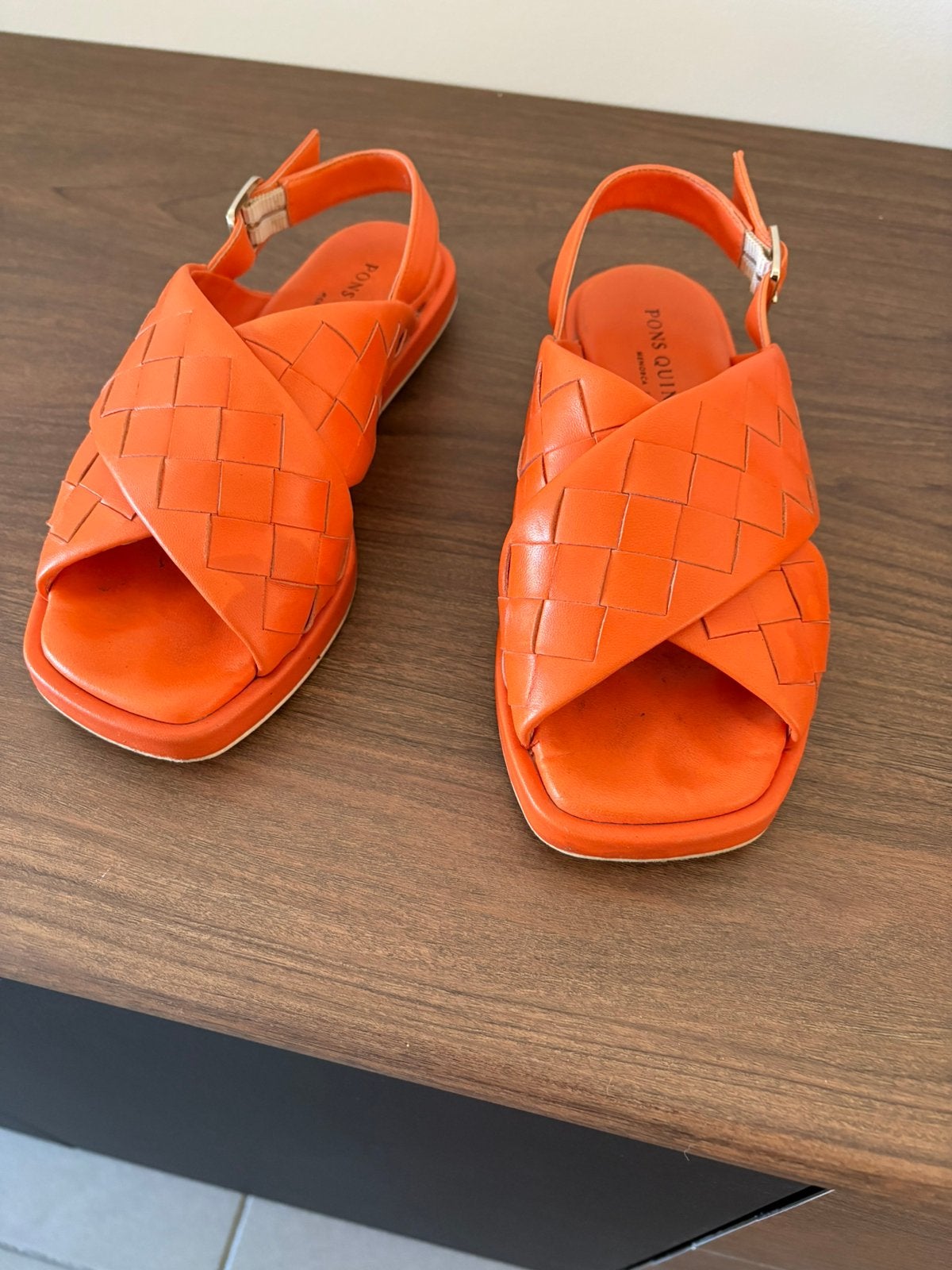 Prachtige oranje sandaal 36, Enlèvement ou Envoi, Comme neuf, Orange, Sandales et Mûles