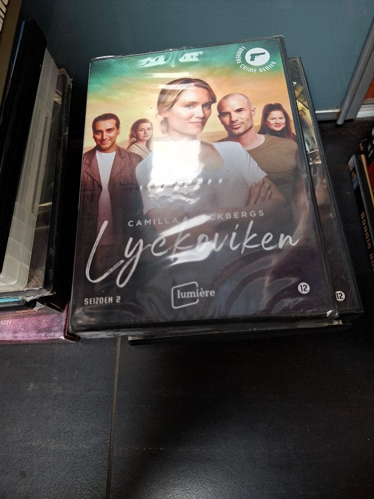 dvd - lyckoviken - seizoen 2 - 2 disc - sealed - doos 4, Cd's en Dvd's, Misdaad, Nederlands, Ophalen of Verzenden, Seizoen 2