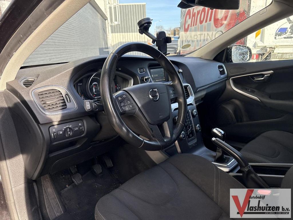 Volvo V40 2.0 D2 Nordic | € 4.750,- NETTO! | Airco | Cruise, Auto's, Volvo, Zwart, Start-stop-systeem, V40, Overige kleuren