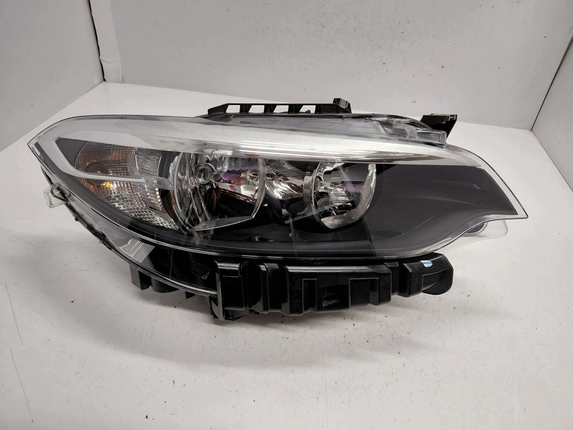 Phare BMW F22 7404462, Petuelring 130
80788  Munich, DE, Info@bmw.de, Utilisé, BMW