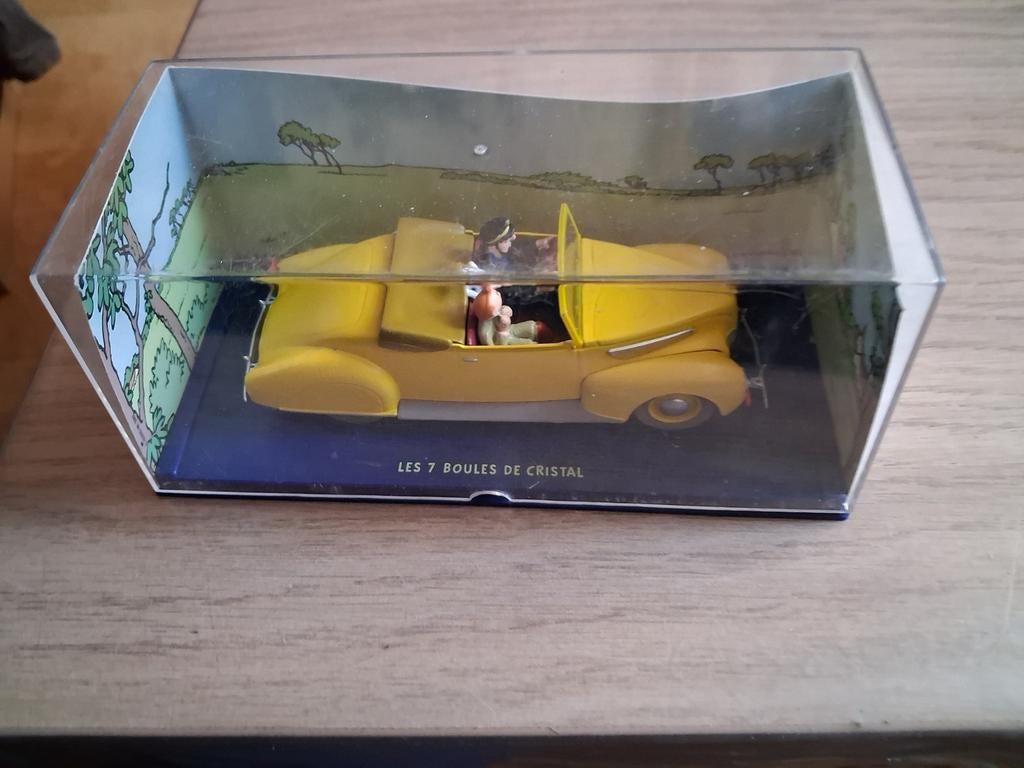 Kuifje les 7 Equles de Crystal, Hobby en Vrije tijd, Ophalen of Verzenden, Auto