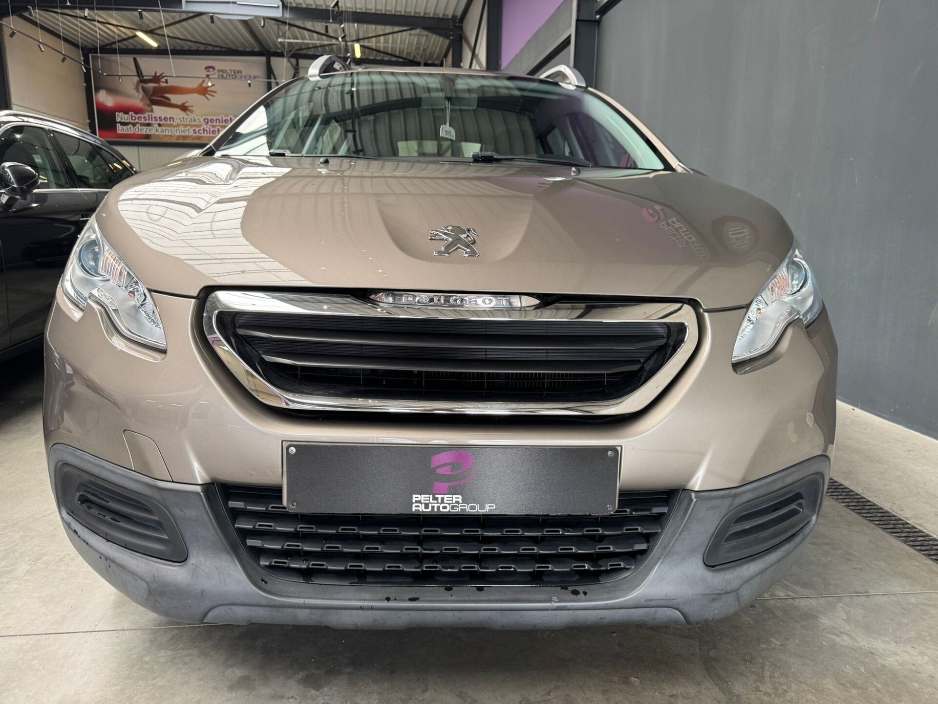 Peugeot 2008 1.2 PureTech 52.000km 1ste Eig. Trekhaak, Autos, 0 kg, Euro 5, Achat, Entreprise