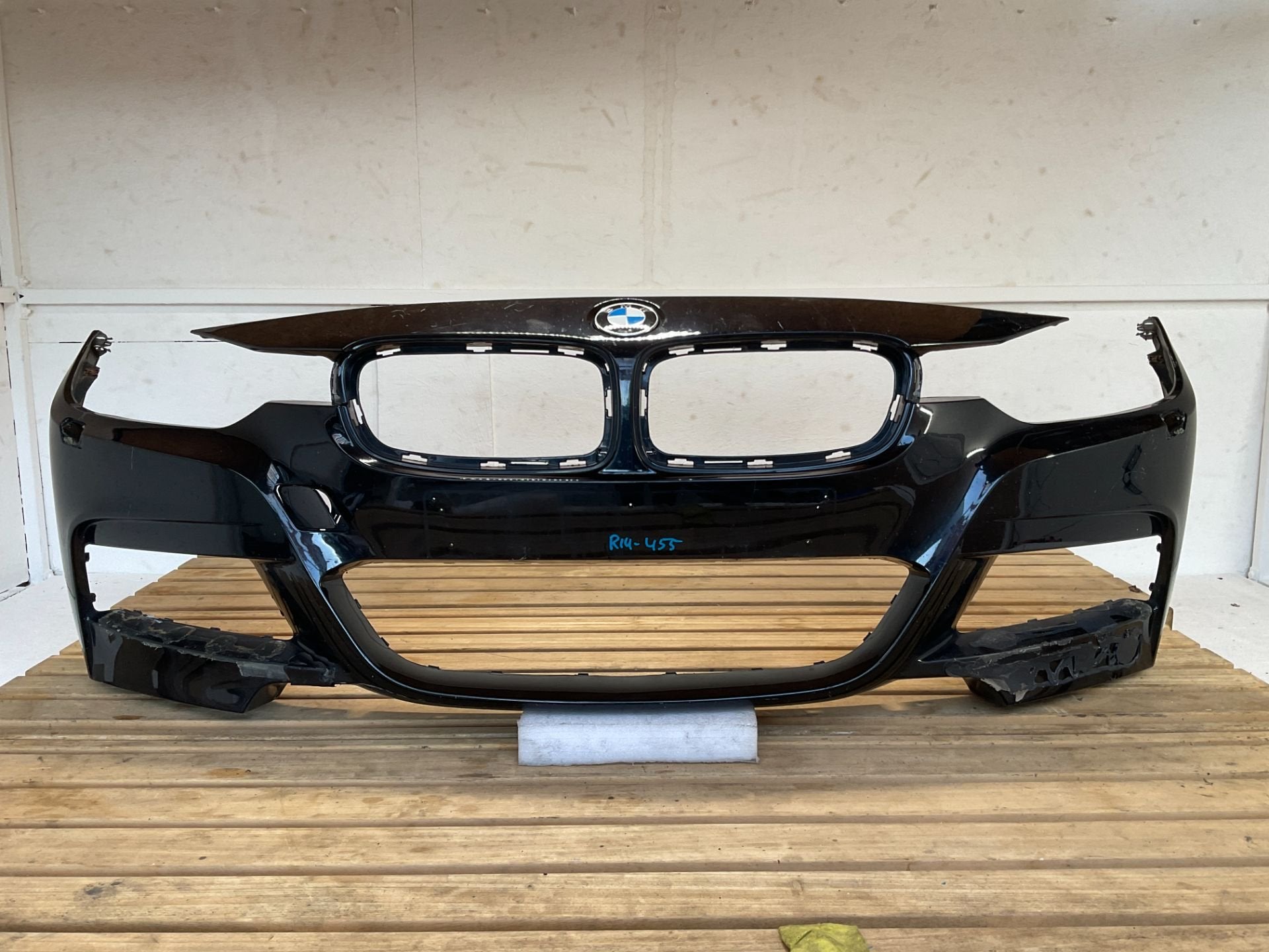 Bumper BMW 3 Serie F30 F31 MPakket M-Pakket Voorbumper KLS R, Petuelring 130
80788  Munich, DE, Gebruikt, Voor, Info@bmw.de