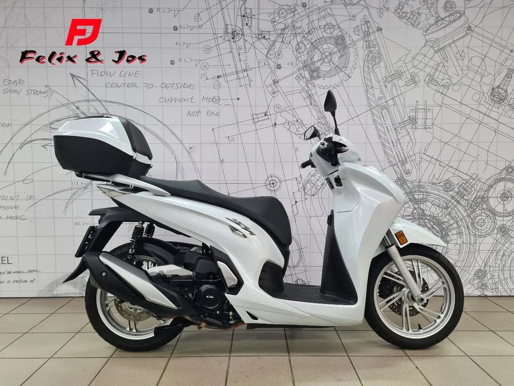 Honda SH 350 (année de construction 2022), Motos, 350 cm³, Scooter, Entreprise, 12 à 35 kW