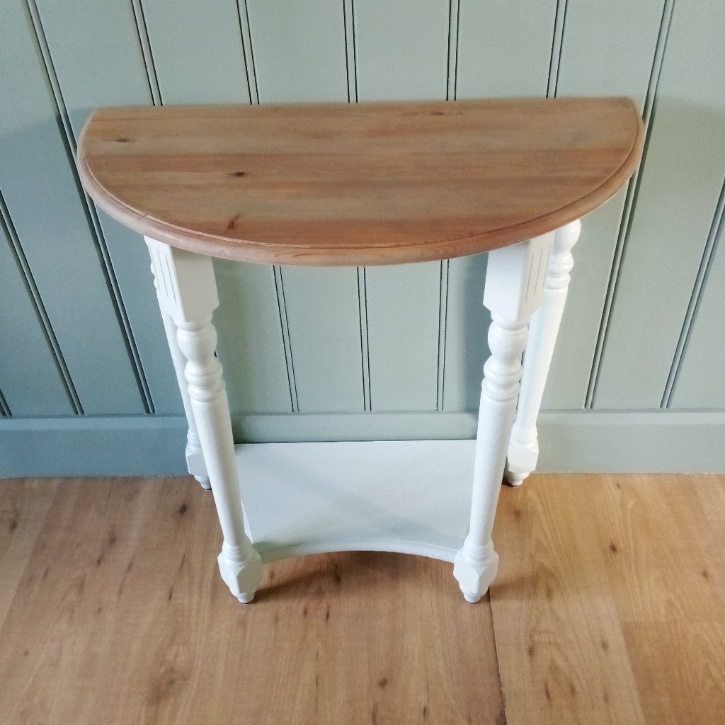 Kleine landelijke sidetable gerestyled, Ophalen, Zo goed als nieuw, Grenenhout