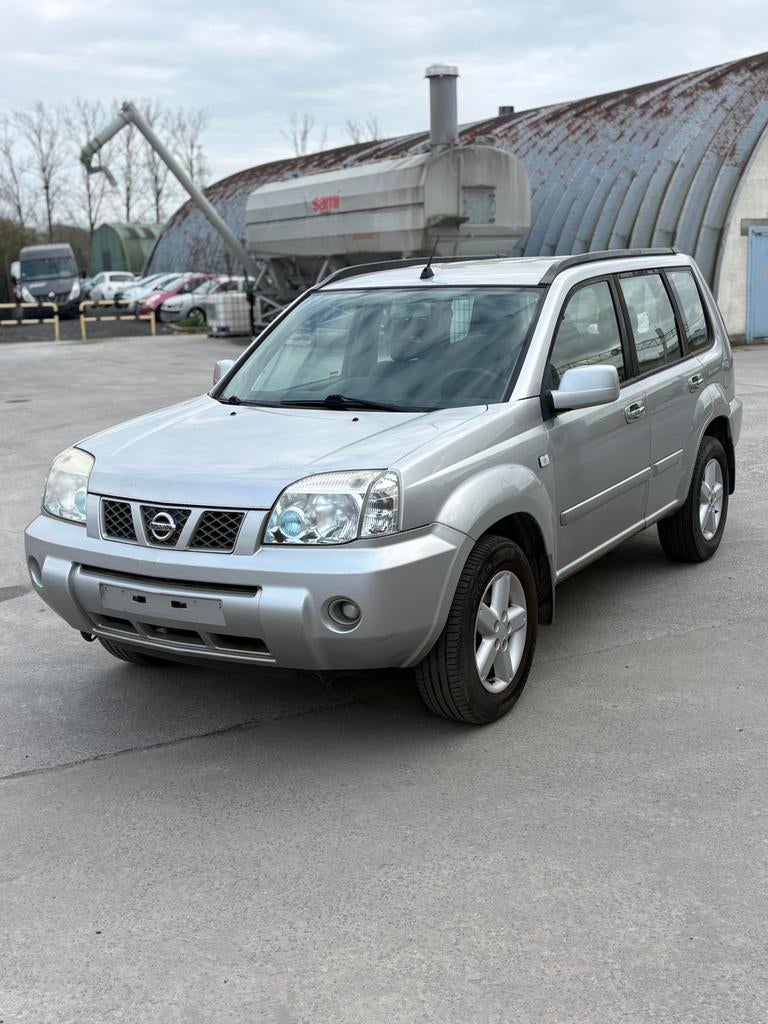 NISSAN X-TRAIL 2.2 DIESEL 4X2, Autos, Nissan, Argent ou Gris, Achat, Boîte manuelle, 5 portes