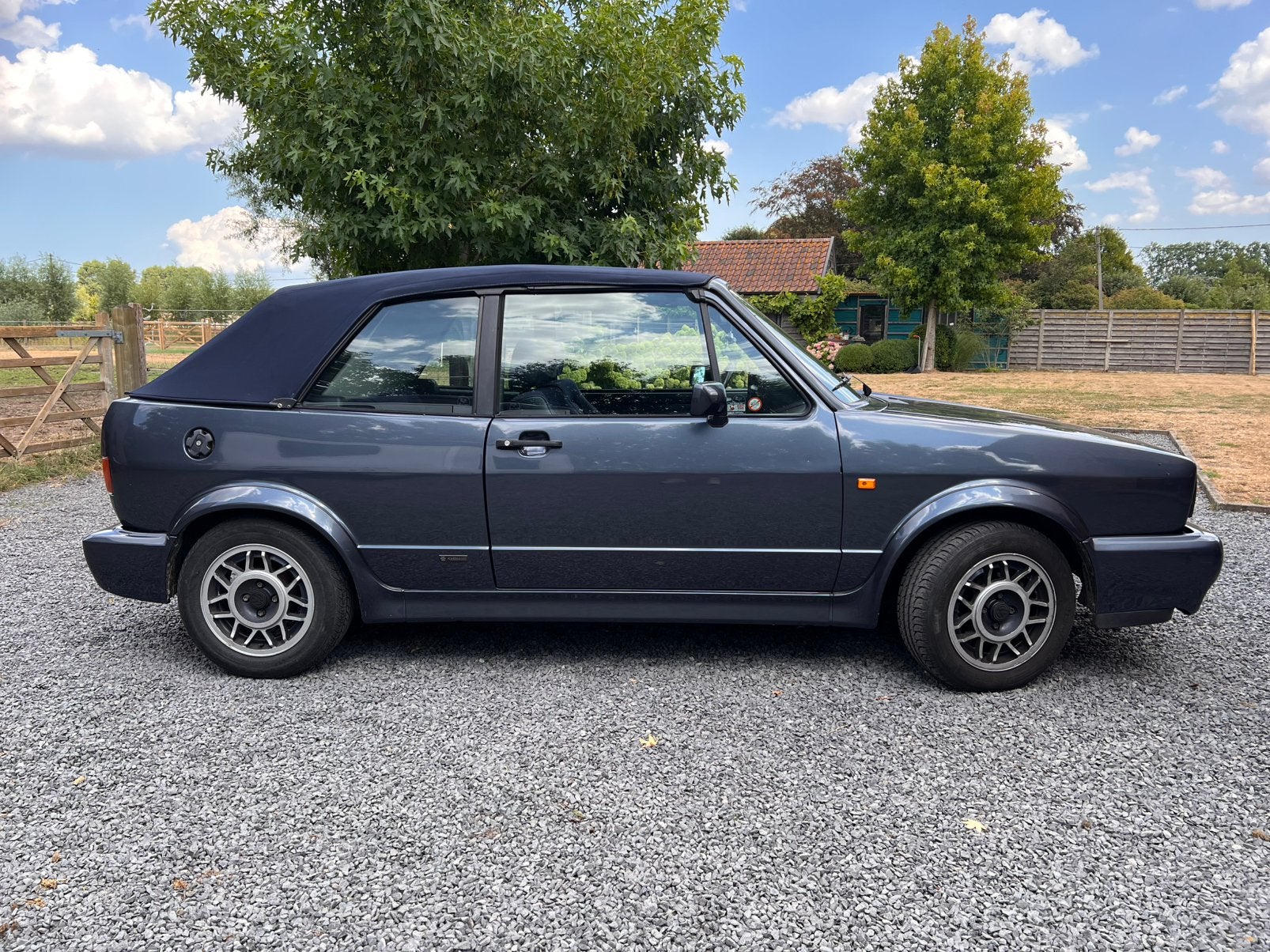 Volkswagen Golf 1.6 GL Cabriolet 1990, Auto's, Volkswagen, Stof, Cabriolet, Handgeschakeld, Dealer onderhouden