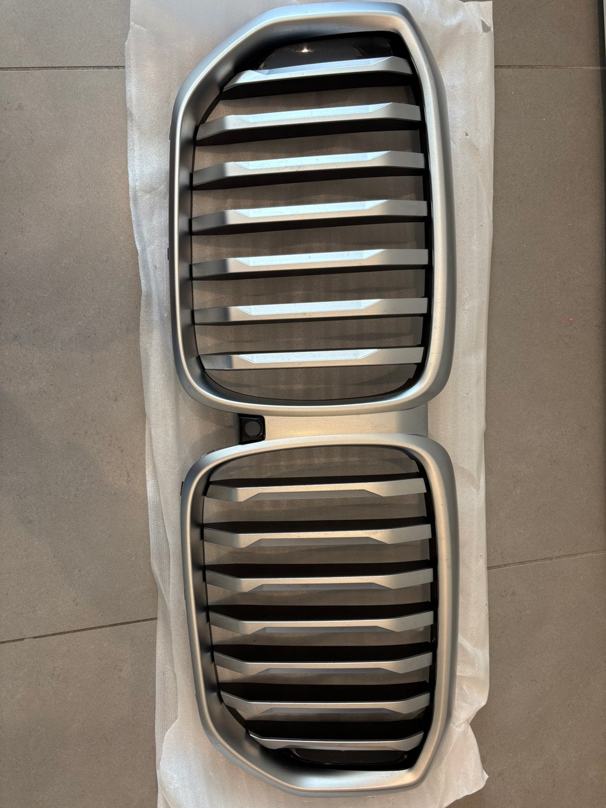 Originele Grill BMW X5 50e – Satin Zilver, Enlèvement, Avant, BMW