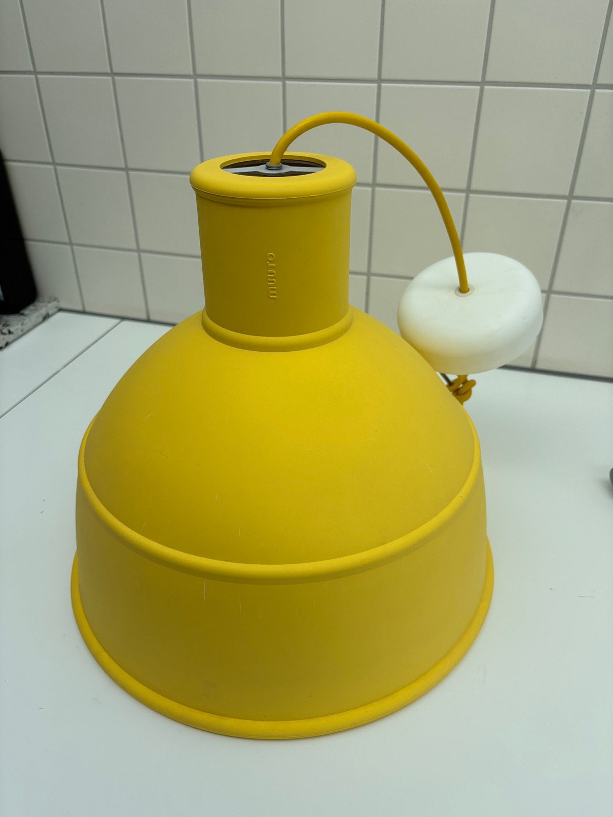 Muuto unfold hanglamp geel, Huis en Inrichting, Ophalen, Gebruikt, Design, E27 (groot)