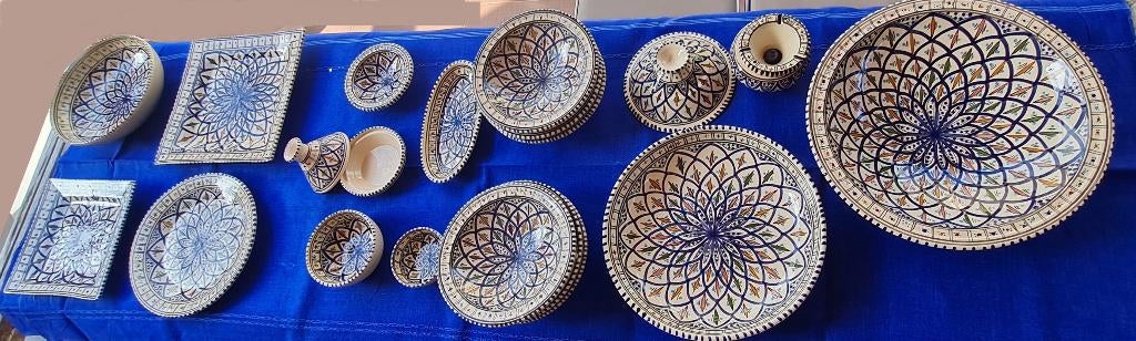 Poterie artisanale de 21 pièces « Spirographe exotique », Assiettes(s), Poterie, Comme neuf, Enlèvement