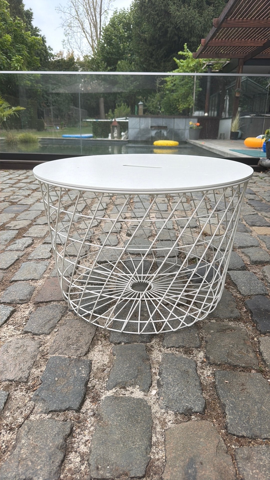 Rondtafeltje, Huis en Inrichting, Tafels | Bijzettafels, Gebruikt, Metaal of Aluminium, Rond, 55 tot 75 cm