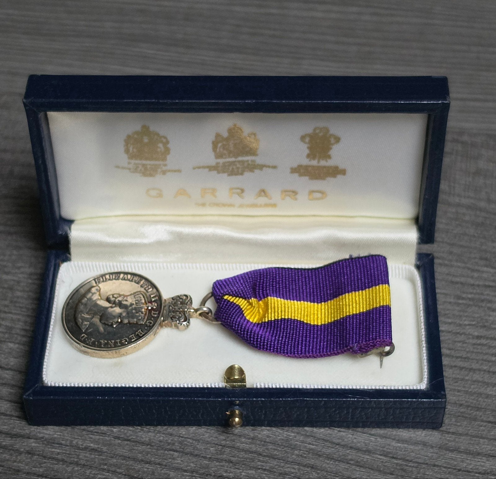 medaille Garrard & Co. Royal Warrant Holders association, Ophalen of Verzenden