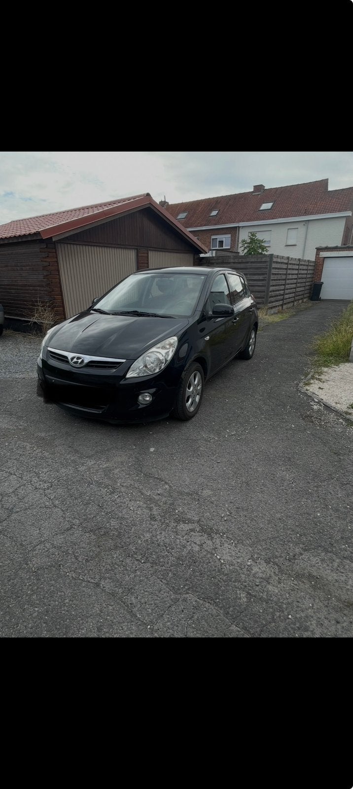 Hyundai i20 1.2 essence « homologuée pour la vente », Autos, 57 kW, Achat, Noir, 5 portes