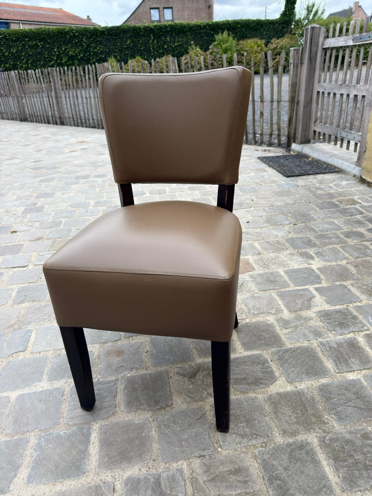 23 comfortabele horeca stoelen (ook tafels beschikbaar), Enlèvement, Comme neuf