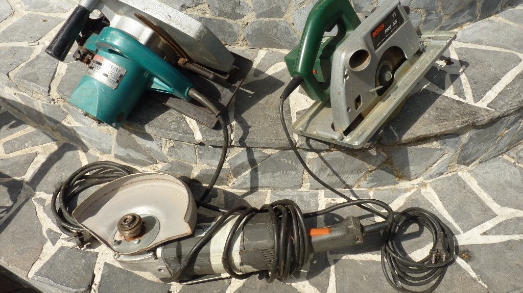 Scie circulaire OU  disqueuse, Bricolage & Construction, Outillage | Scies mécaniques, Enlèvement, Scie circulaire