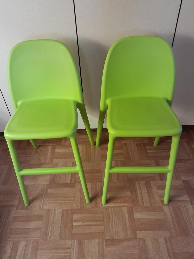 2 Hoge Ikea kinderstoelen URBAN. Zijn stapelbaar. Zga nieuw, Kinderen en Baby's, Ophalen, Zo goed als nieuw, Overige typen, Aanschuifbaar