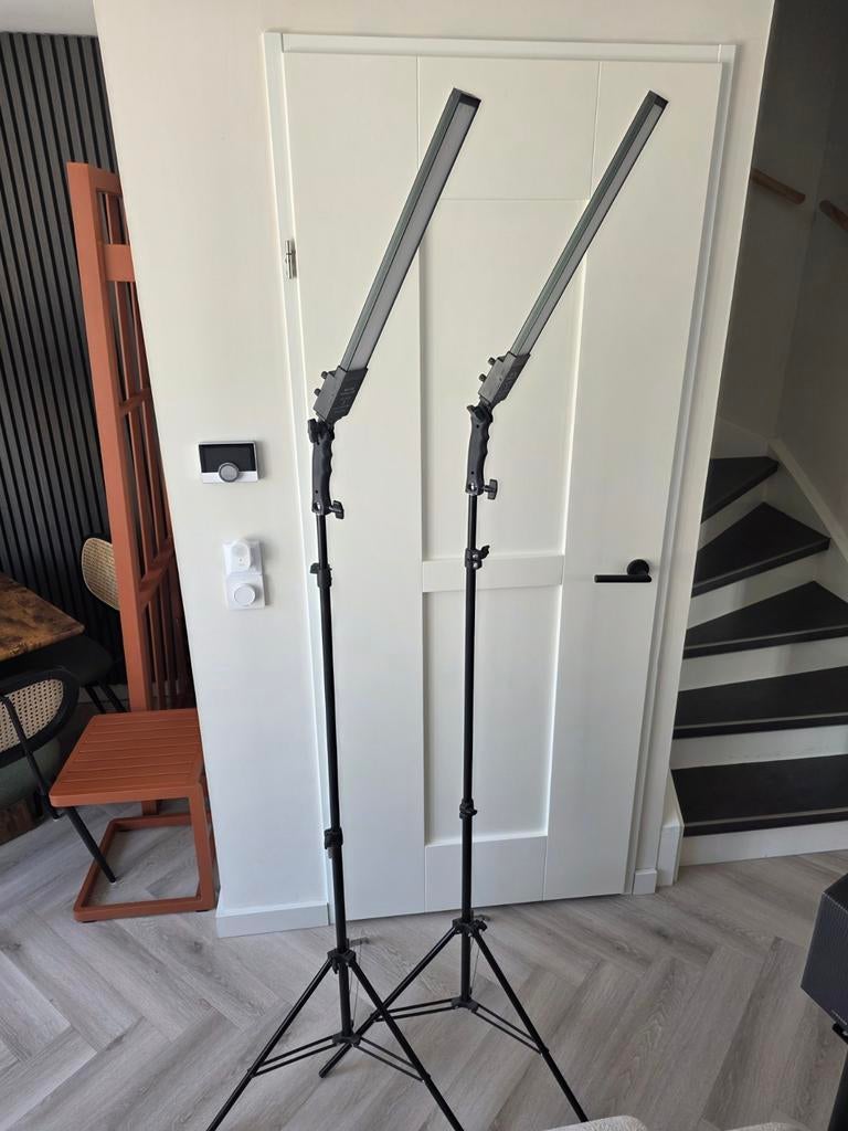 2 lampes de studio LED bicolores professionnelles à intensit, Enlèvement, Comme neuf, Lampe ou Kit de flash