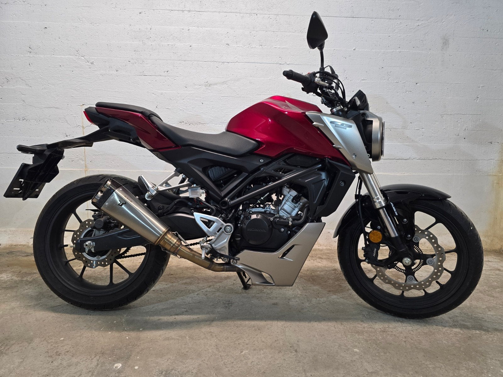 Honda CB125R'18, à peine 3.121km!!, Motos, Motos | Honda, Occasion, Échappement sport, Particulier, 1 cylindre
